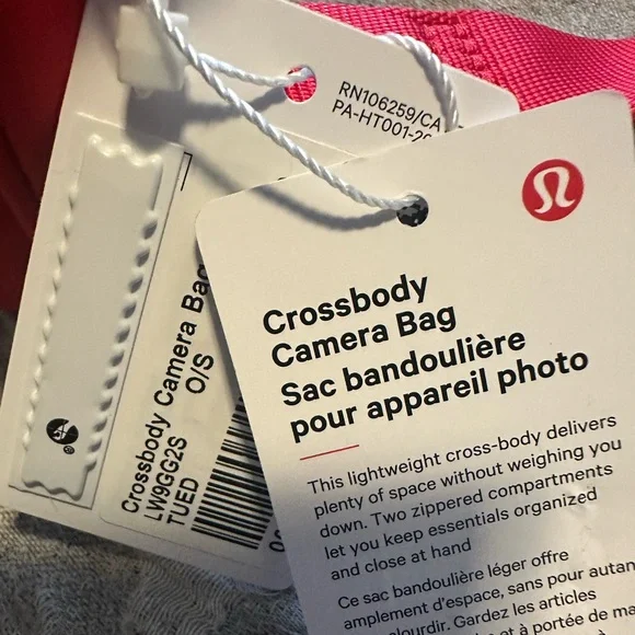 lululemon Crossbody Camera Bag 2L in TRUE RED New W/Tags!! - Picture 6 of 12